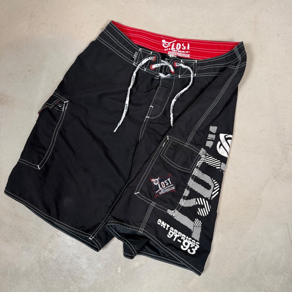 Lost Enterprises Mens Black Board Shorts Size 32 Cargo Pockets Graphic Print